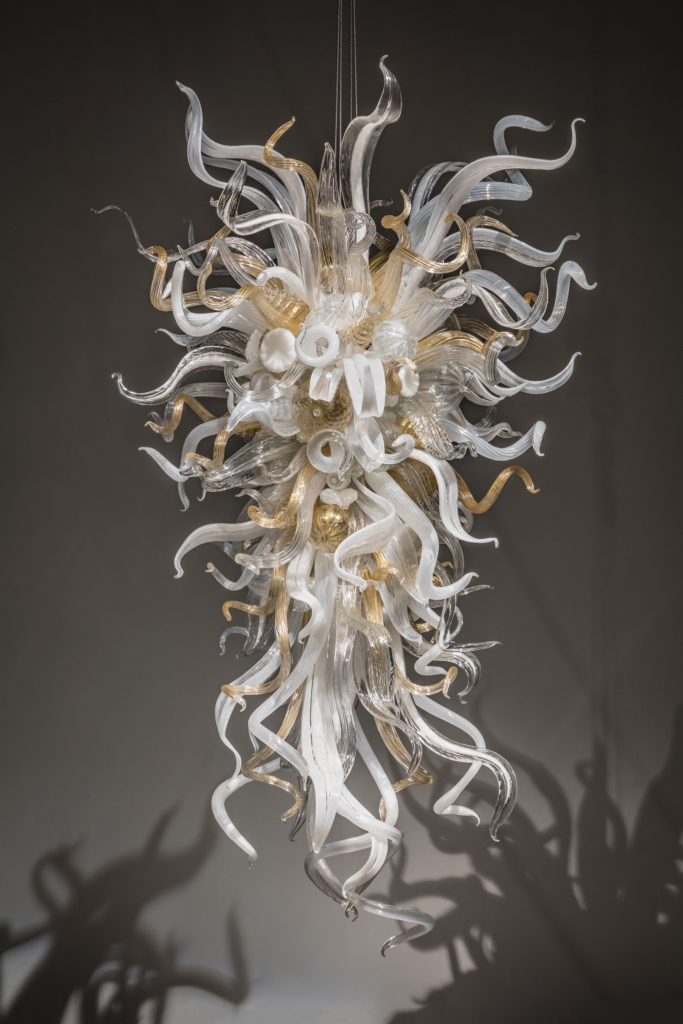 GOLDEN ALABASTER CHANDELIER | 32314