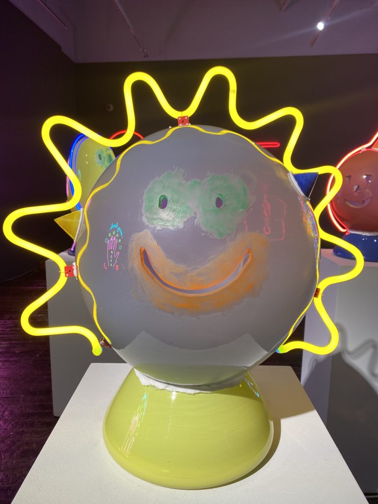 YELLOW SMILEY FACE NEON HEAD | 32463