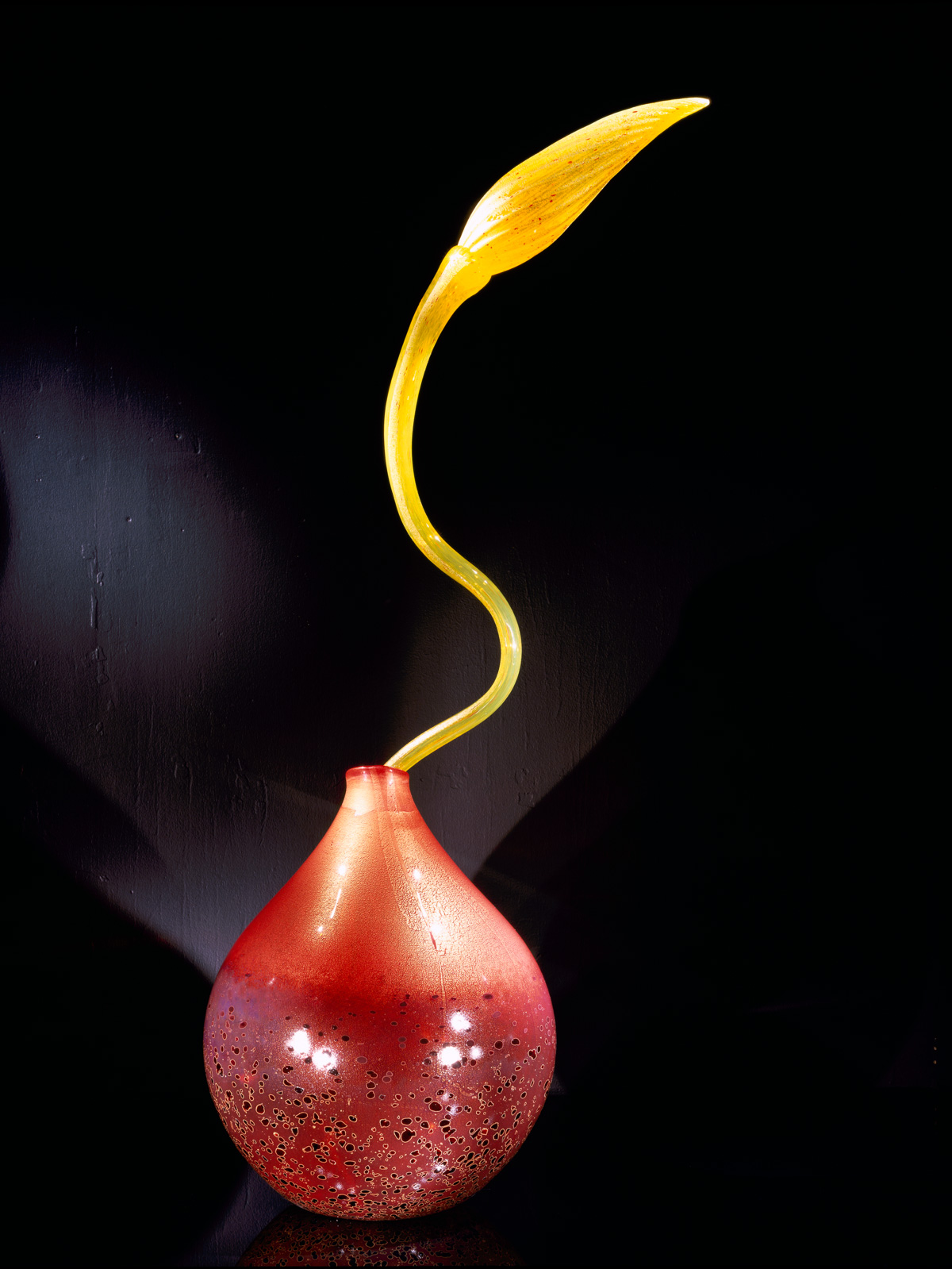 Artwork RUBY WINE IKEBANA WITH SUNLIGHT STEM 33467 Traver Gallery