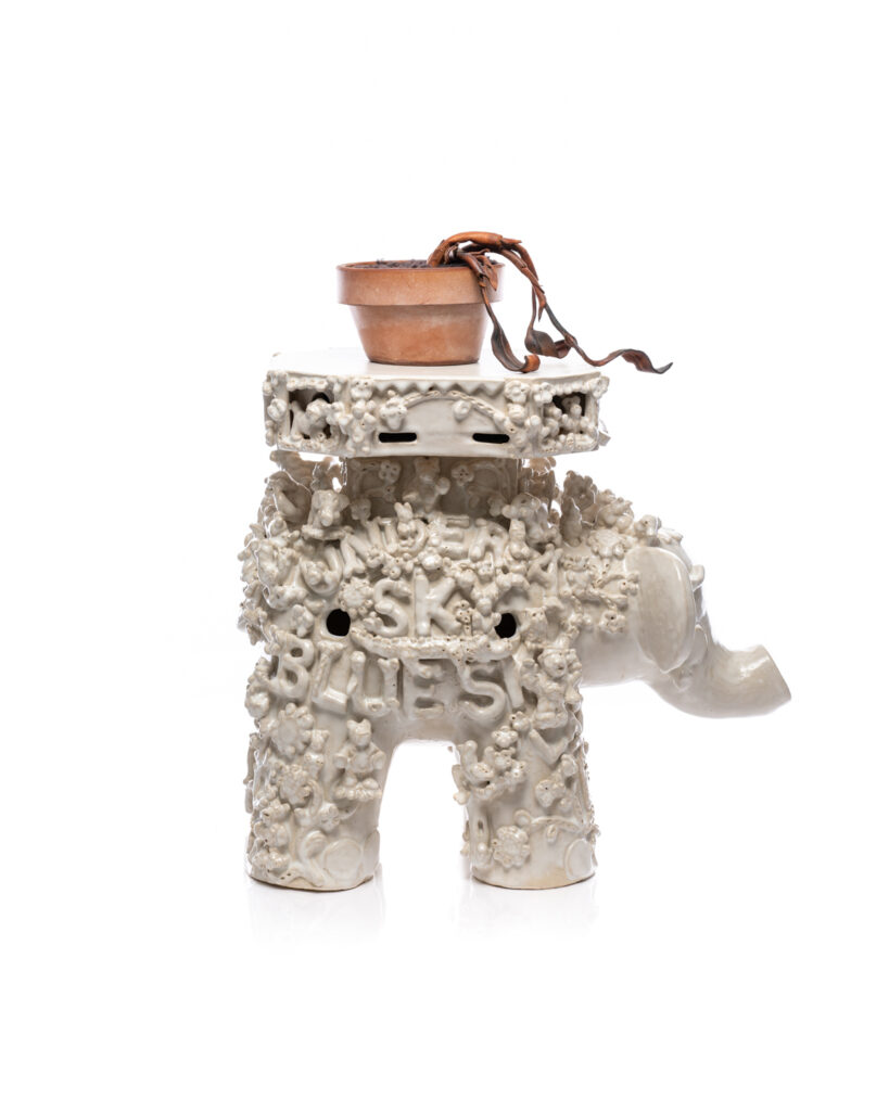 ELEFANT GARDEN TABLE (OCEANS OF SUNFLOWERS IN BLOOM) | 34671