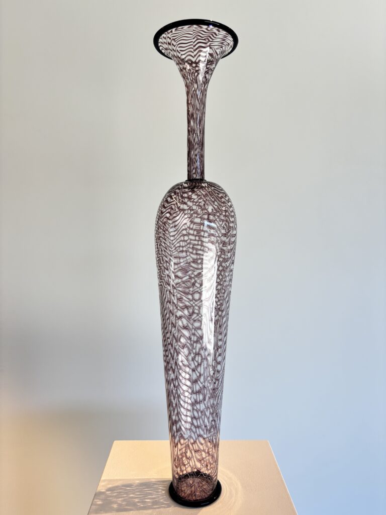 LAVENDER CURRENT WITH BLACK LIP WRAP | 34971